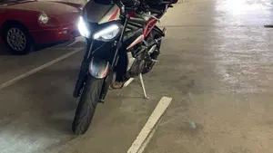 Triumph Street Triple R (2020 - 22)  (3)