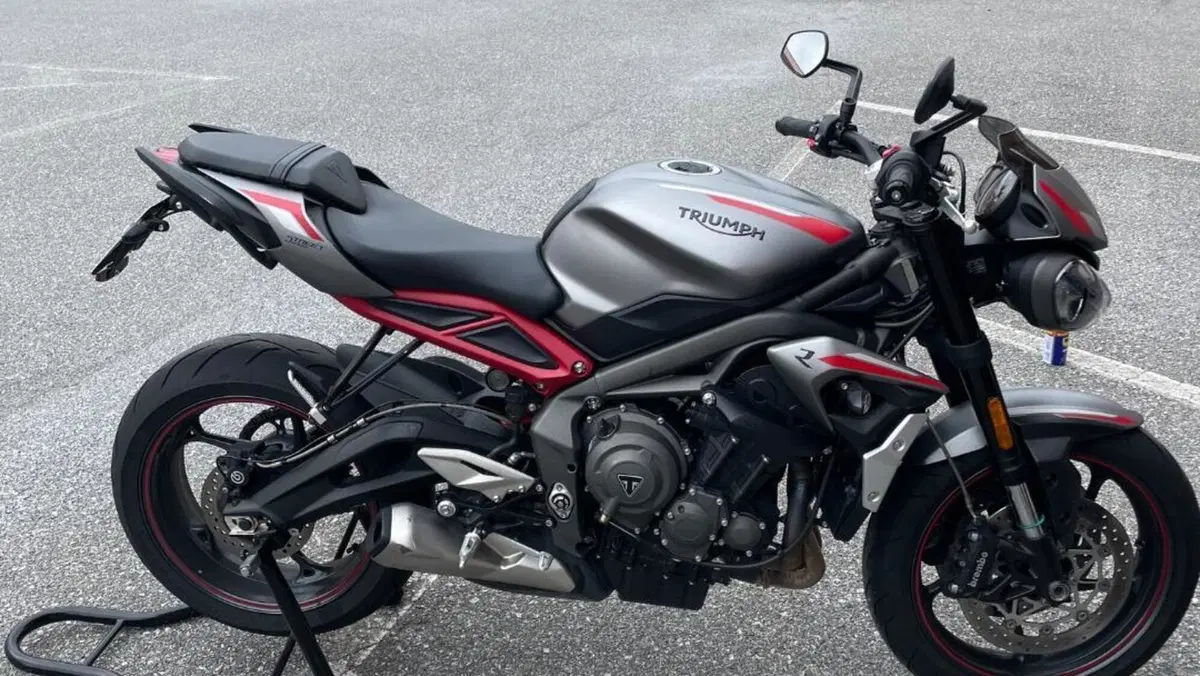 Triumph Street Triple R (2020 - 22)  (4)