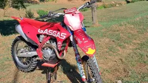 GASGAS MC 250 F (2023)  (2)