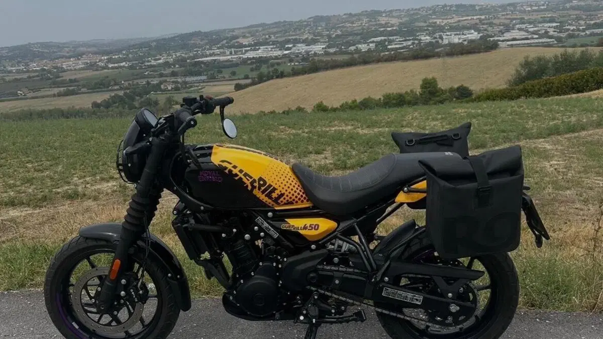 Royal Enfield Guerrilla 450 (2024 - 26)  (2)