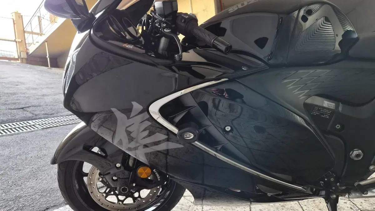 Suzuki GSX 1300 R Hayabusa (2025)  (15)