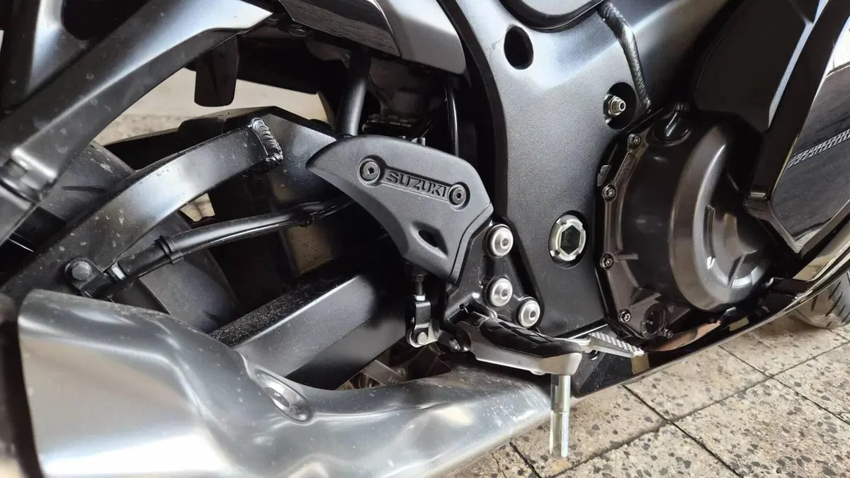 Suzuki GSX 1300 R Hayabusa (2025)  (18)