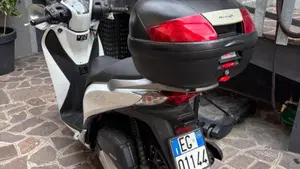 Honda SH 150i ABS (2013 - 16)  (2)