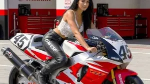 Yamaha YZF 750 R  (6)