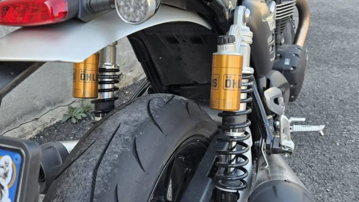Triumph Speed Twin 1200 (2021 - 24)  (2)