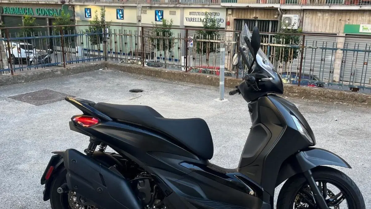 Piaggio Beverly 400 ABS-ASR (2021 - 24)  (2)