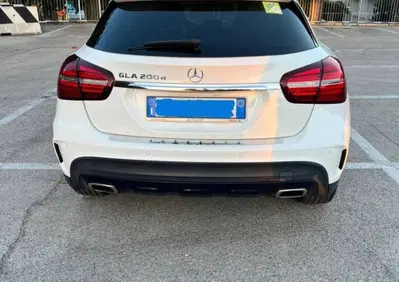 Mercedes-Benz GLA SUV 200 d Automatic Executive (2)
