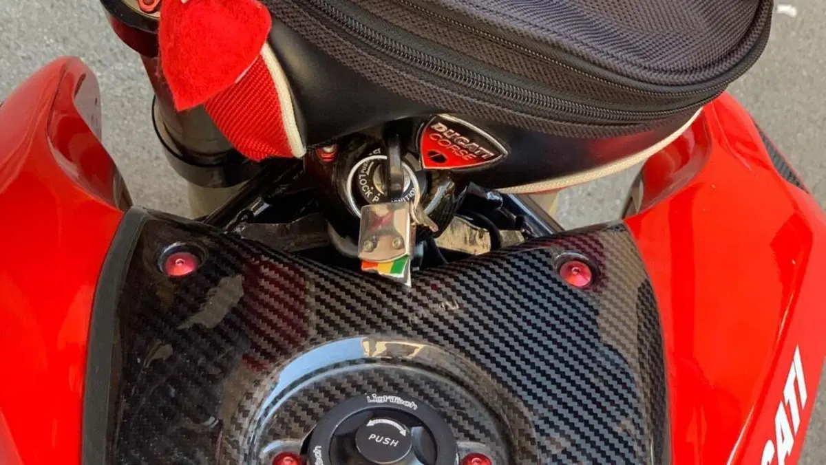 Ducati Hypermotard 1100 S (2007 - 09)  (8)