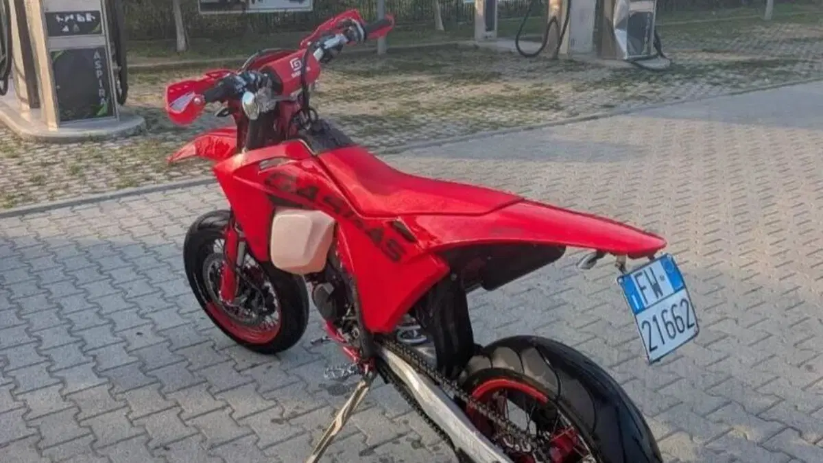 GASGAS EC 125 (2025)  (2)