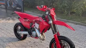 GASGAS EC 125 (2025)  (3)