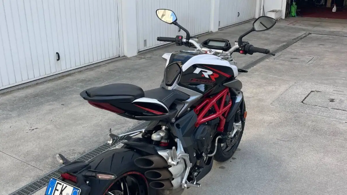 MV Agusta Brutale 800 RR (2017 - 20)  (10)