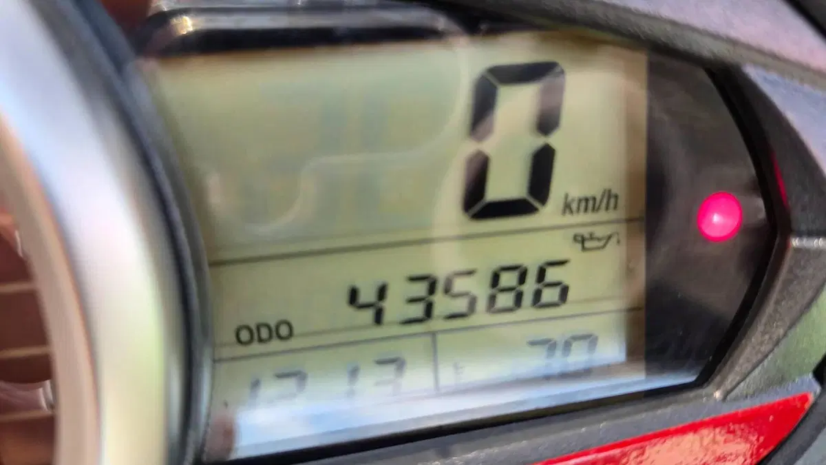 Kawasaki Z 750 (2007 - 14)  (2)