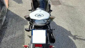 Kawasaki Z 750 (2007 - 14)  (4)