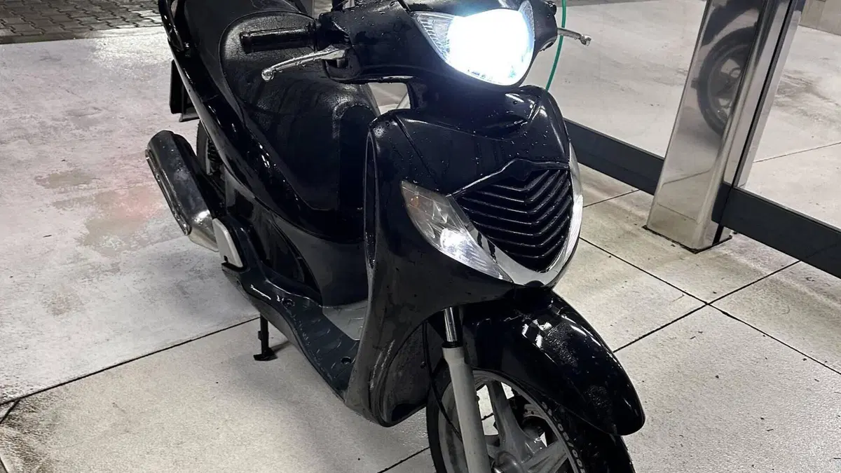 Honda SH 150i (2005 - 08)  (3)