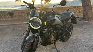 Husqvarna Svartpilen 401 (2024 - 26)  (2)