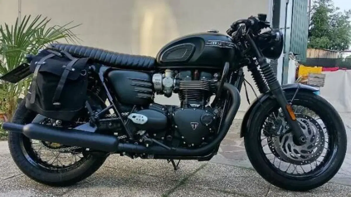 Triumph Bonneville T120 Gold Line Edition (2022 - 23)  (2)