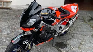 Aprilia Tuono 1000 R (2006 - 10)  (4)