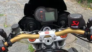 Aprilia Tuono 1000 R (2006 - 10)  (5)