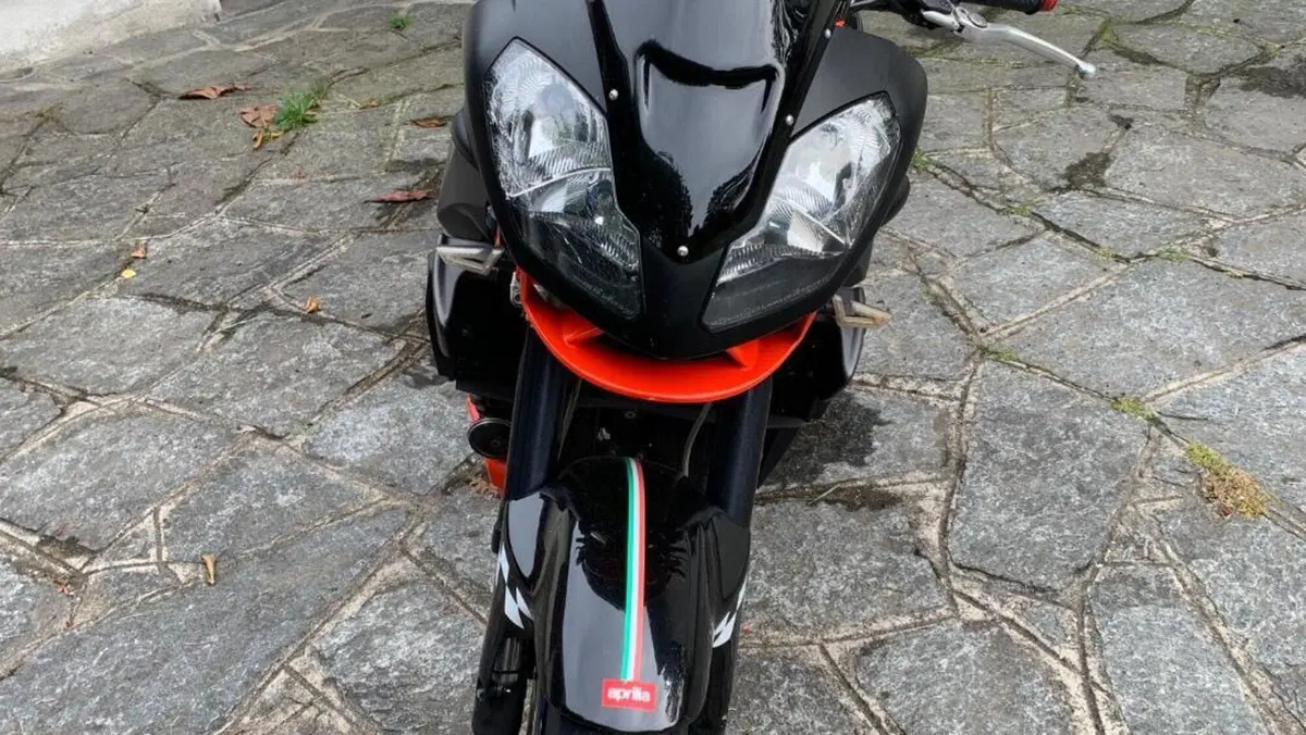 Aprilia Tuono 1000 R (2006 - 10)  (7)