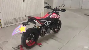Ducati Hypermotard 950 RVE (2020)  (2)
