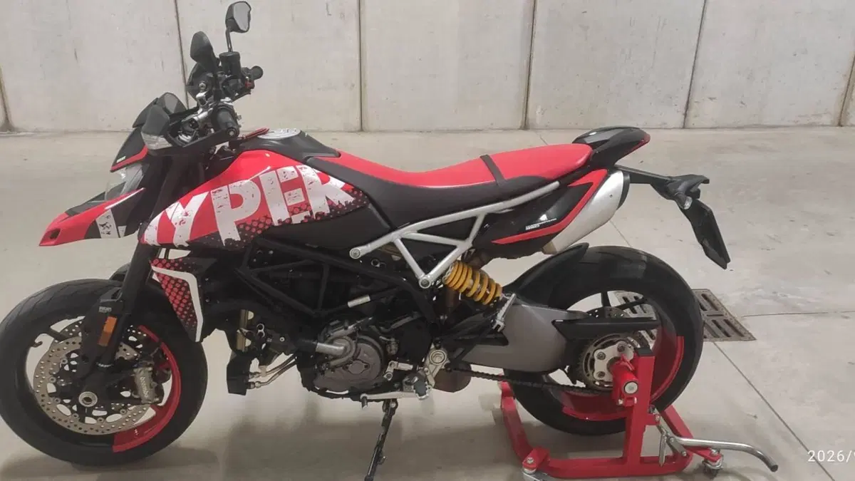 Ducati Hypermotard 950 RVE (2020) 