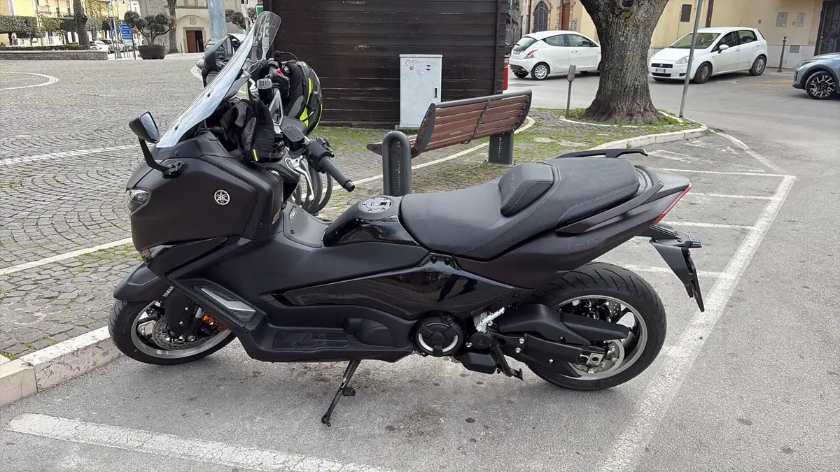 Yamaha T-Max 560 Tech Max (2025 - 26) 