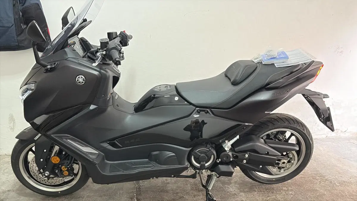 Yamaha T-Max 560 Tech Max (2025 - 26)  (2)