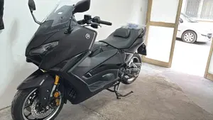 Yamaha T-Max 560 Tech Max (2025 - 26)  (4)
