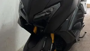 Yamaha T-Max 560 Tech Max (2025 - 26)  (5)