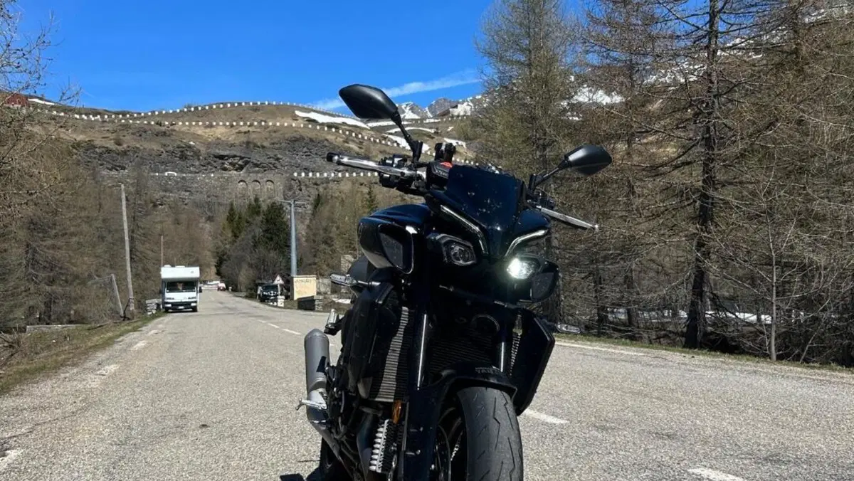 Yamaha MT-10 (2022 - 26)  (2)
