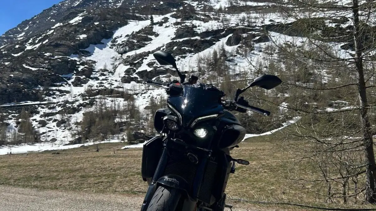 Yamaha MT-10 (2022 - 26)  (3)