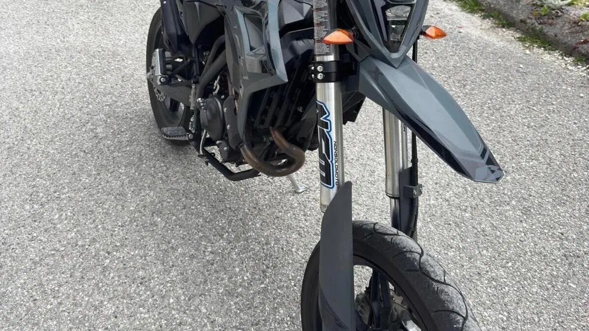 Betamotor RR 125 4T Motard R (2025 - 26)  (3)