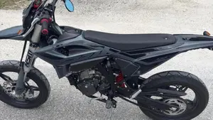Betamotor RR 125 4T Motard R (2025 - 26)  (4)