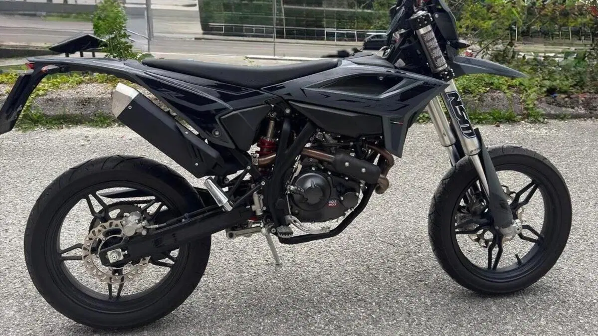 Betamotor RR 125 4T Motard R (2025 - 26)  (6)