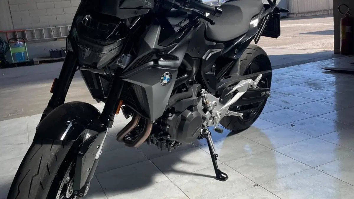 Bmw F 900 R (2025 - 27)  (2)
