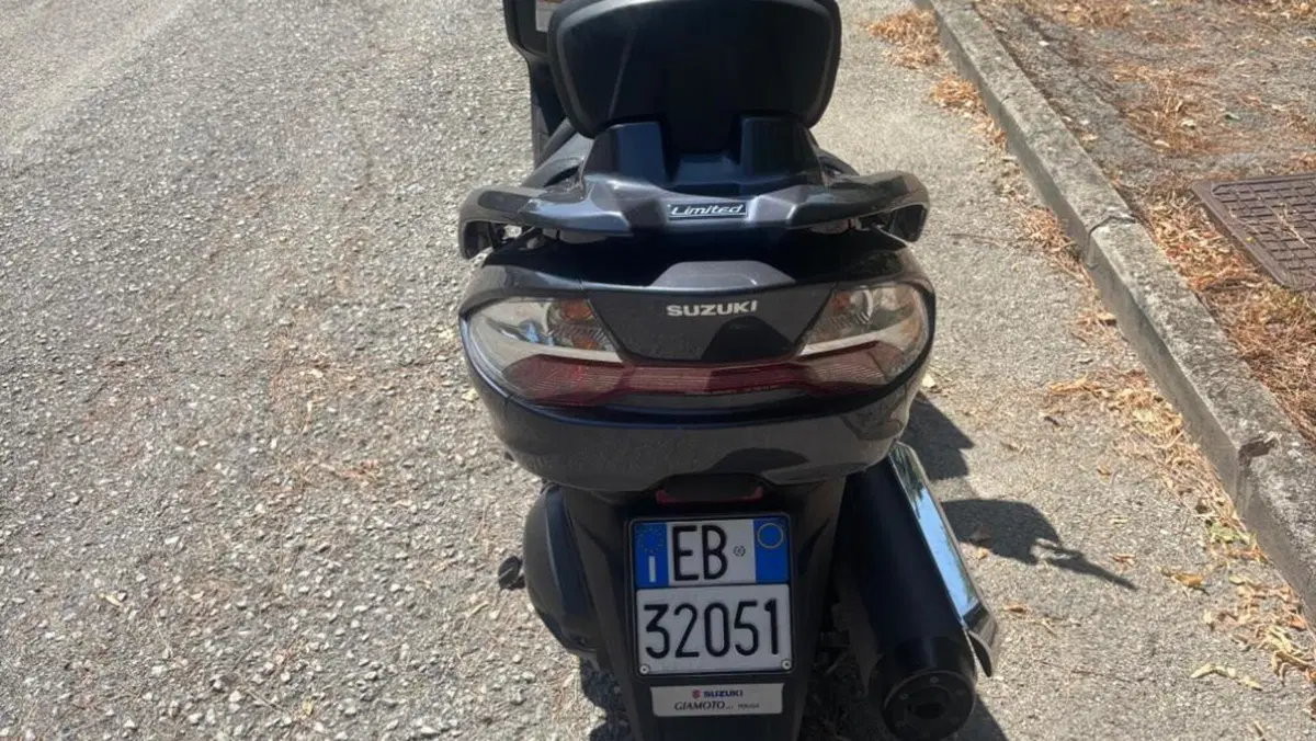 Suzuki Burgman AN 400 Z ABS (2011 - 14)  (2)
