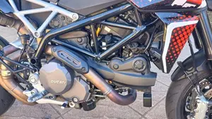 Ducati Hypermotard 950 RVE (2022 - 25)  (2)