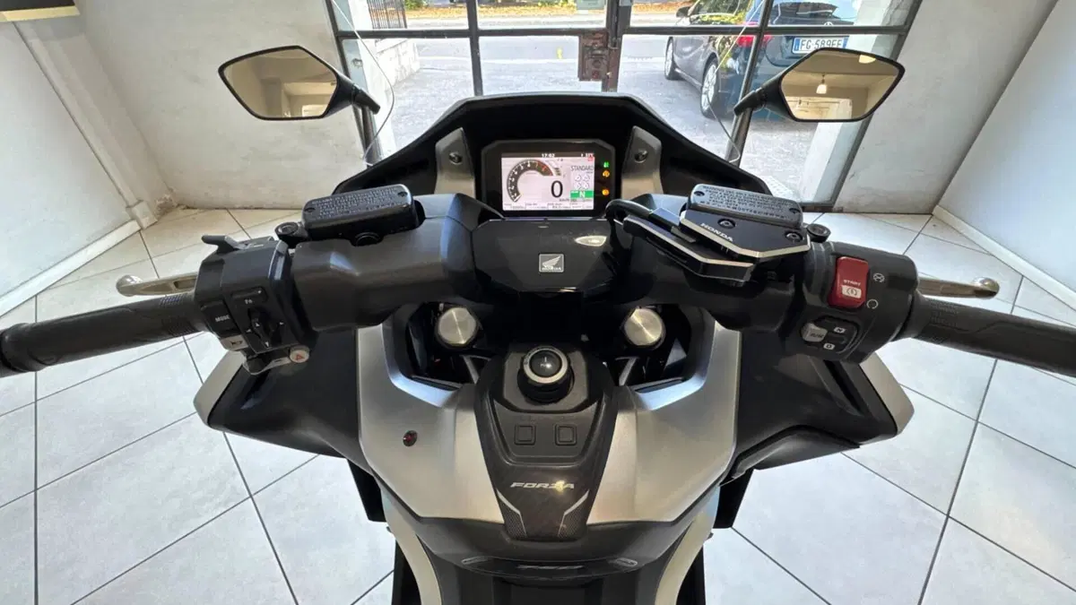 Honda Forza 750 DCT Travel (2021 - 24)  (9)
