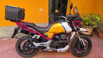 Moto Guzzi V85 TT Evocative Graphics (2021 - 23)