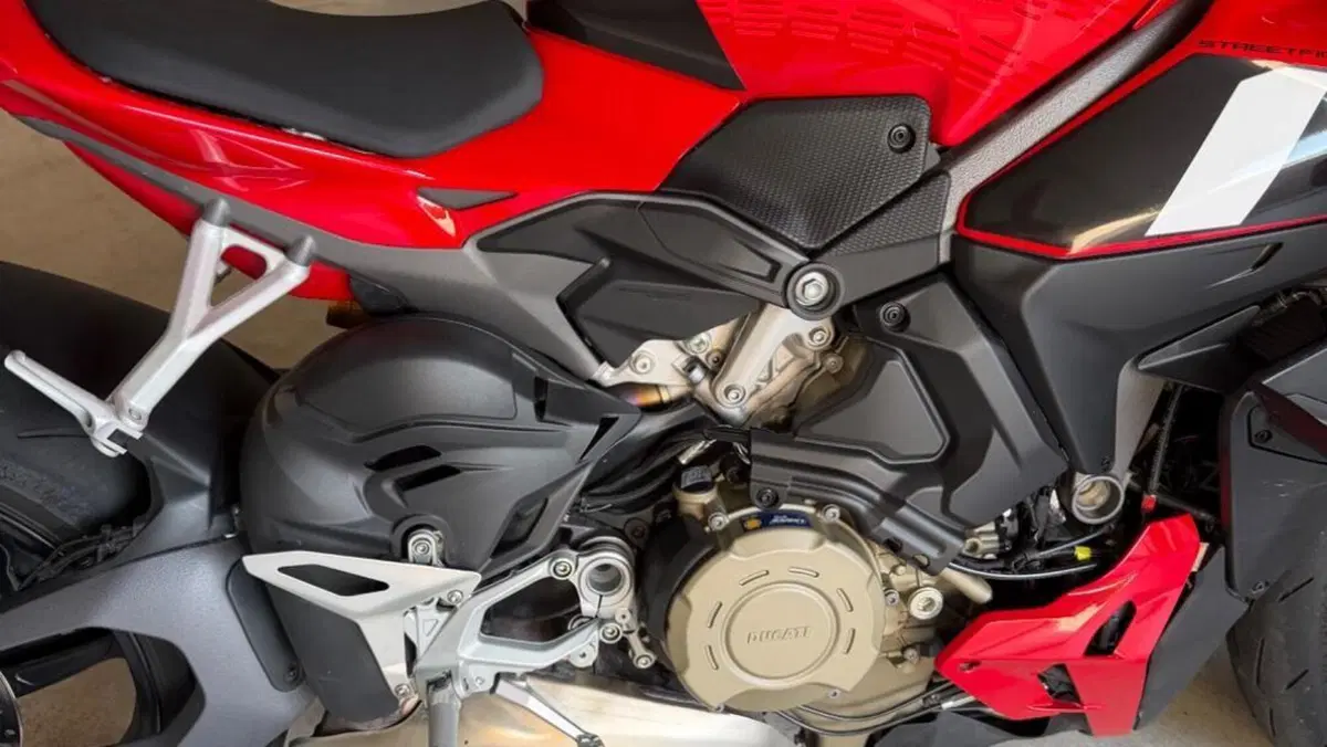Ducati Streetfighter V4 S (2025 - 26)  (3)