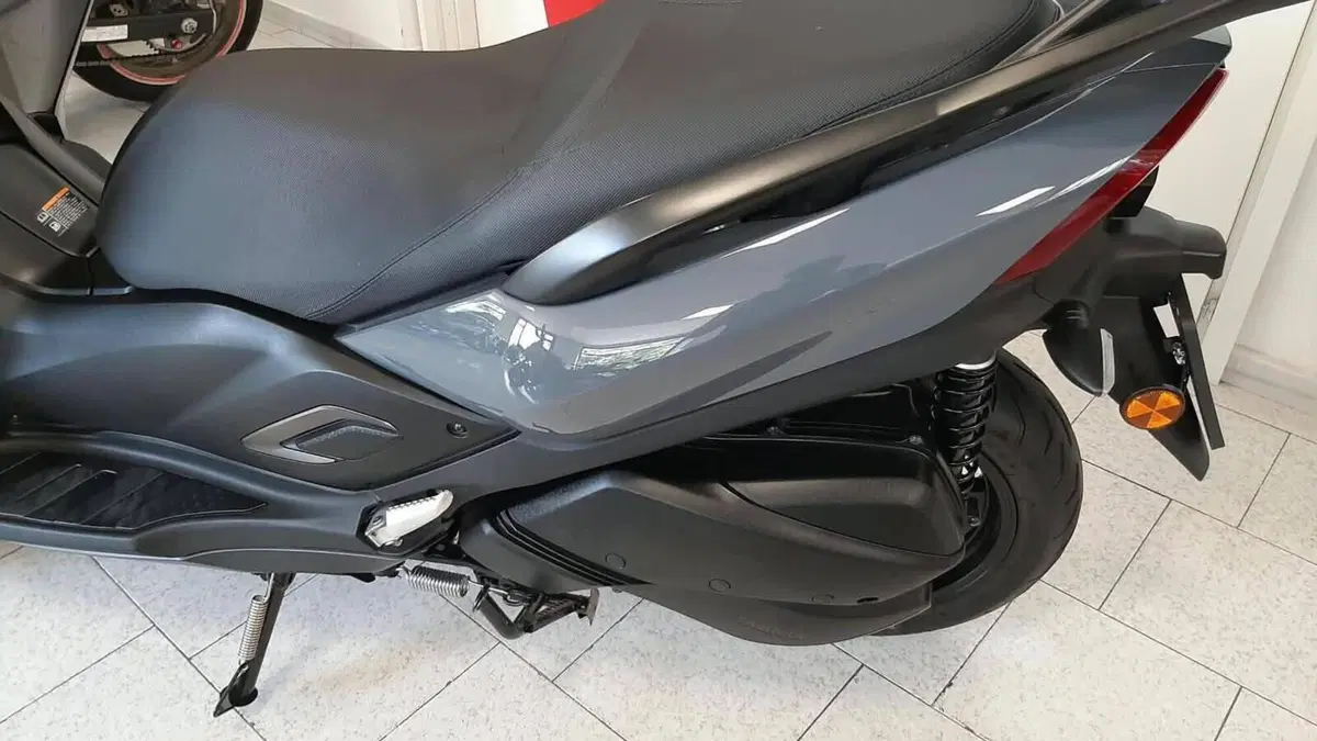 Yamaha Tricity 300 (2021 - 24)  (7)