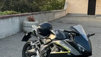 Honda CBR 650 R E-Clutch (2024 - 26)