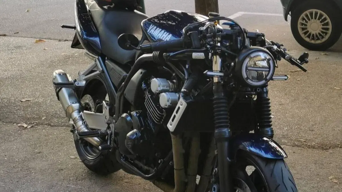 Yamaha FZS 600 Fazer (2002 - 03)  (2)