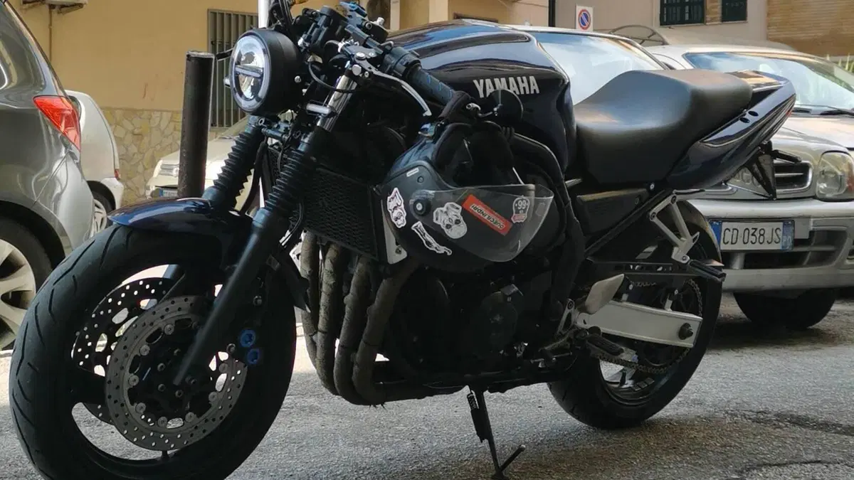 Yamaha FZS 600 Fazer (2002 - 03)  (3)