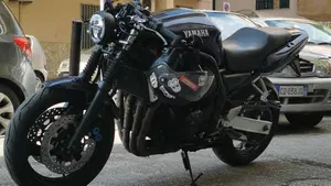Yamaha FZS 600 Fazer (2002 - 03)  (3)