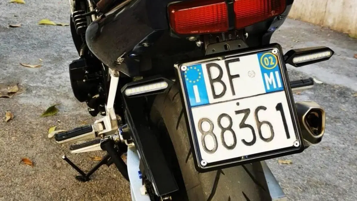Yamaha FZS 600 Fazer (2002 - 03)  (5)
