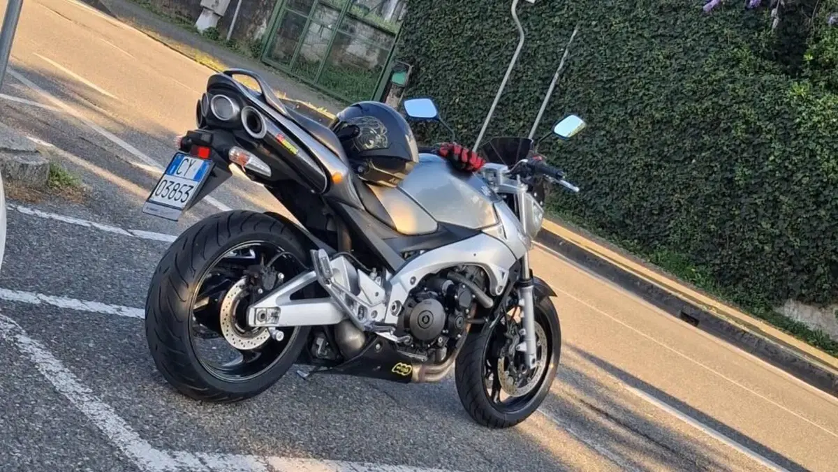 Suzuki GSR 600 (2006 - 11)  (3)