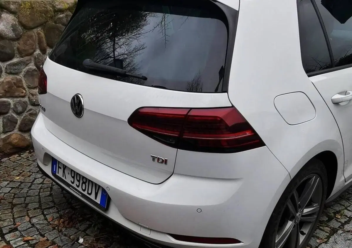 Volkswagen e-Golf 115 CV (3)