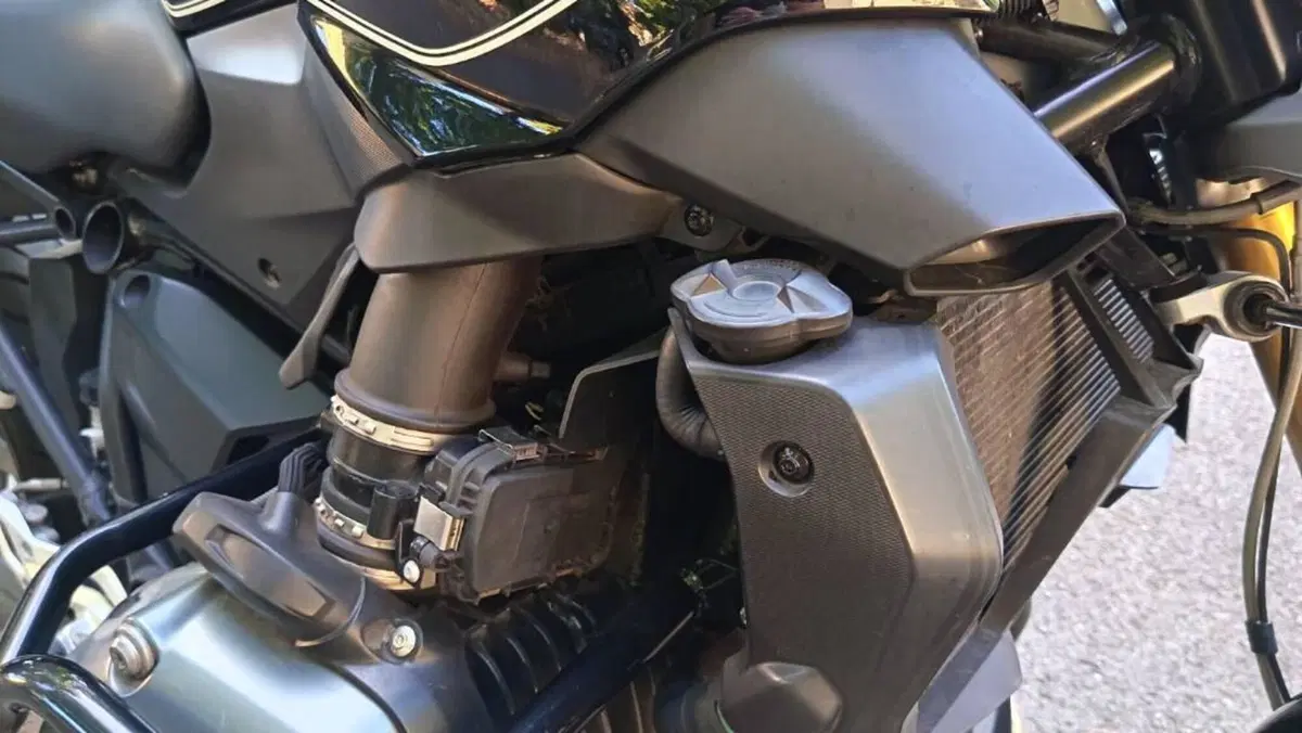 Bmw R 1200 R Black Edition (2017 - 18)  (7)