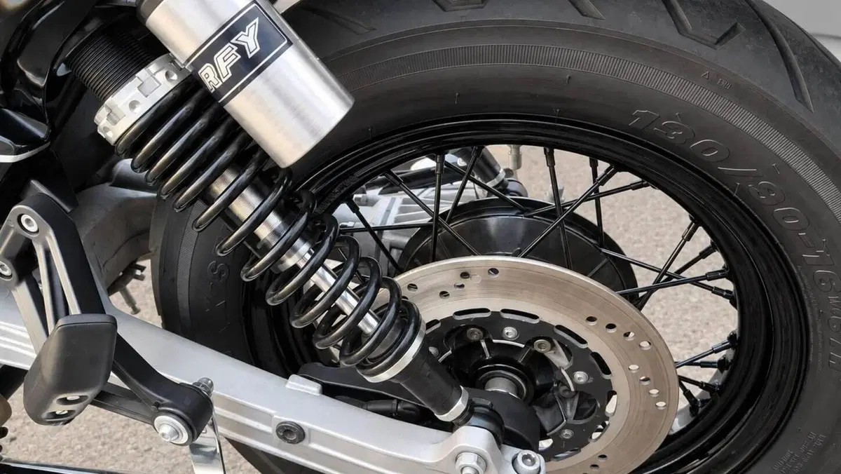 Moto Guzzi Nevada 750 Classic i.e. (2004 - 06)  (7)